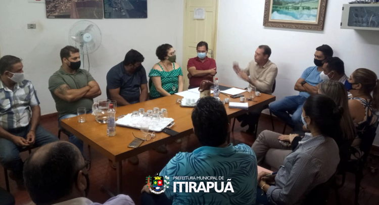 O Prefeito convidou os Vereadores, o Presidente da Câmara, os assessores e o financeiro da Prefeitura para falar sobre os desafios da nova gestão.